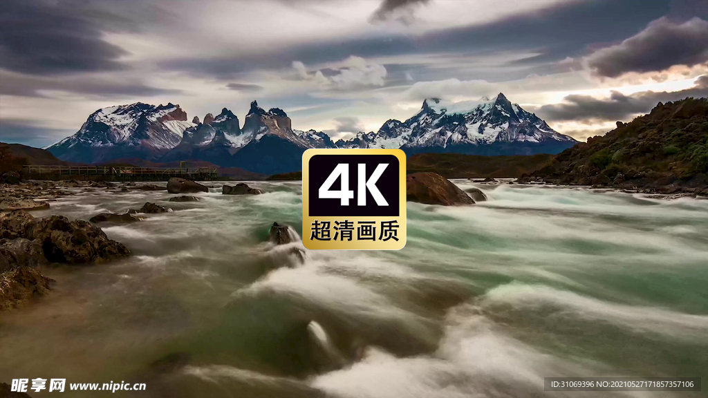 风景素材山间高速流淌的河流