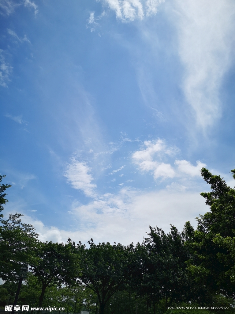 蓝天白云