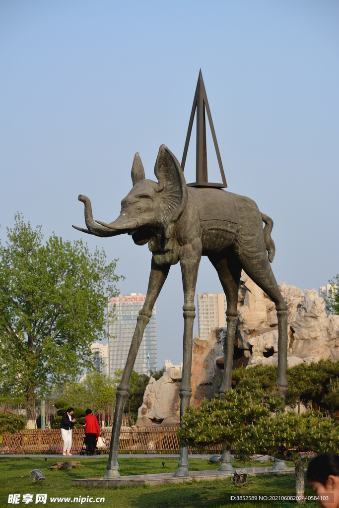 大象雕塑