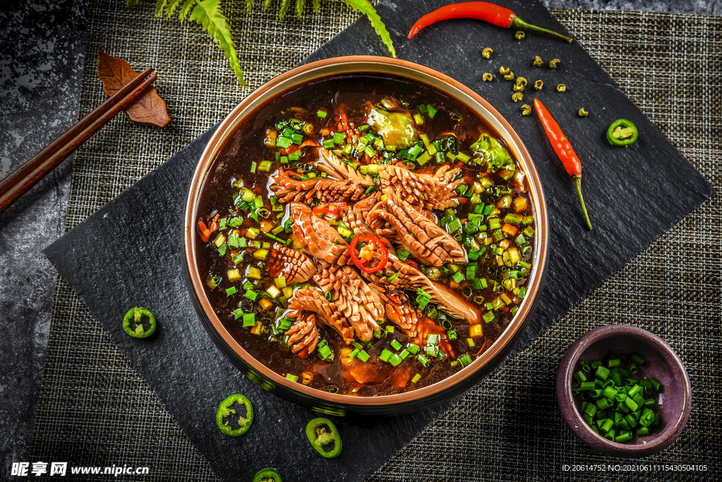 特色美食麻辣腰花火锅