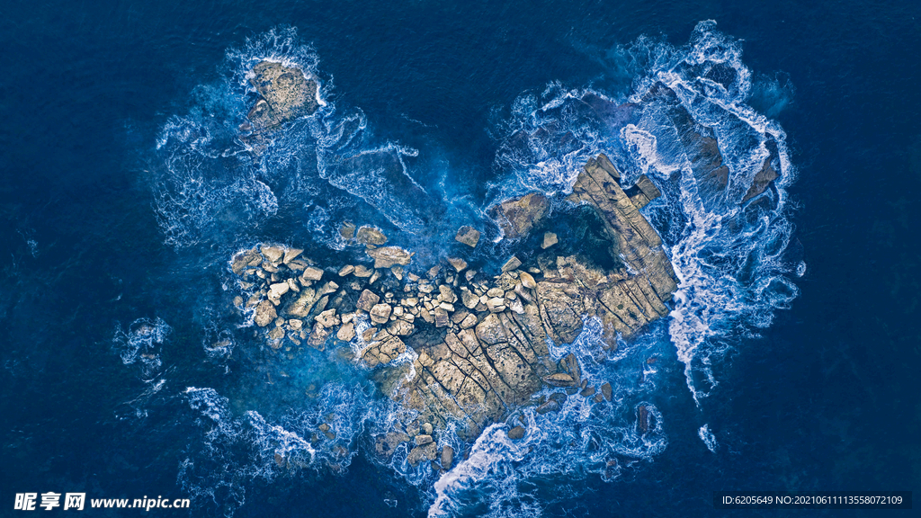 心形海岩壁纸