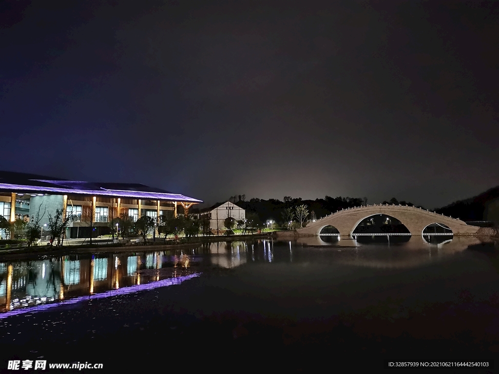 夜游