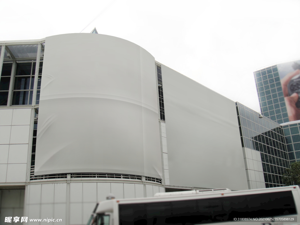 展馆外大海报样机模板展示
