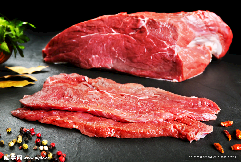 生鲜牛排摄影图