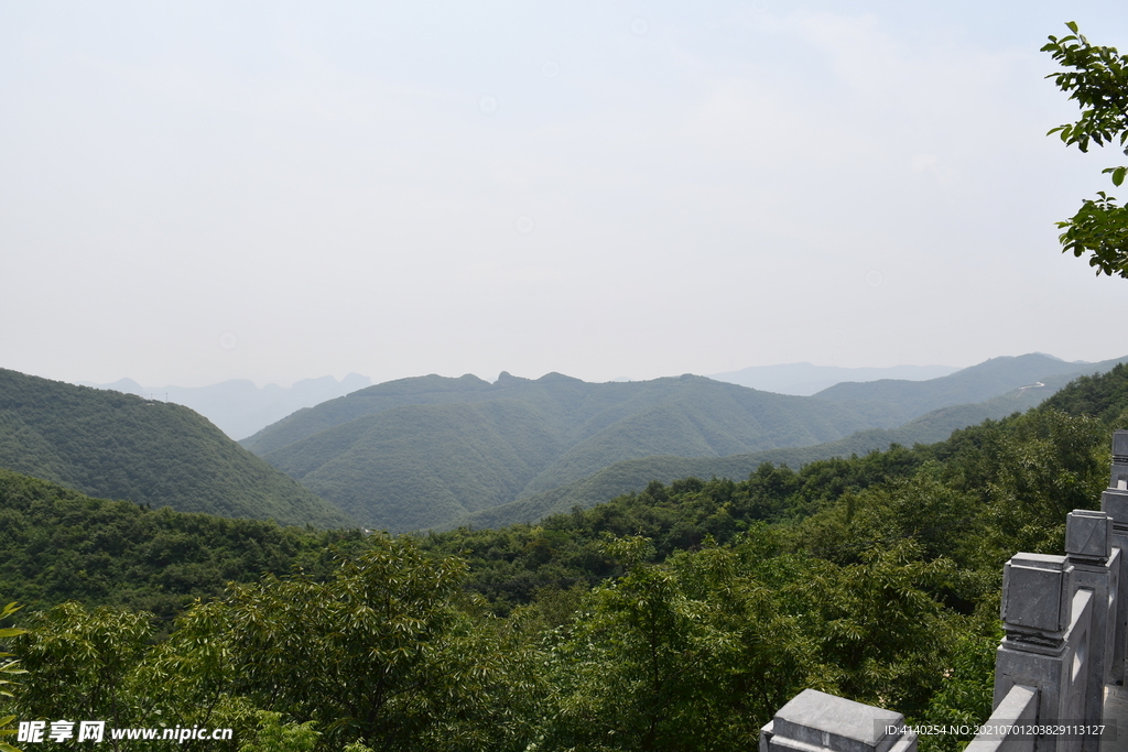 浮戏山