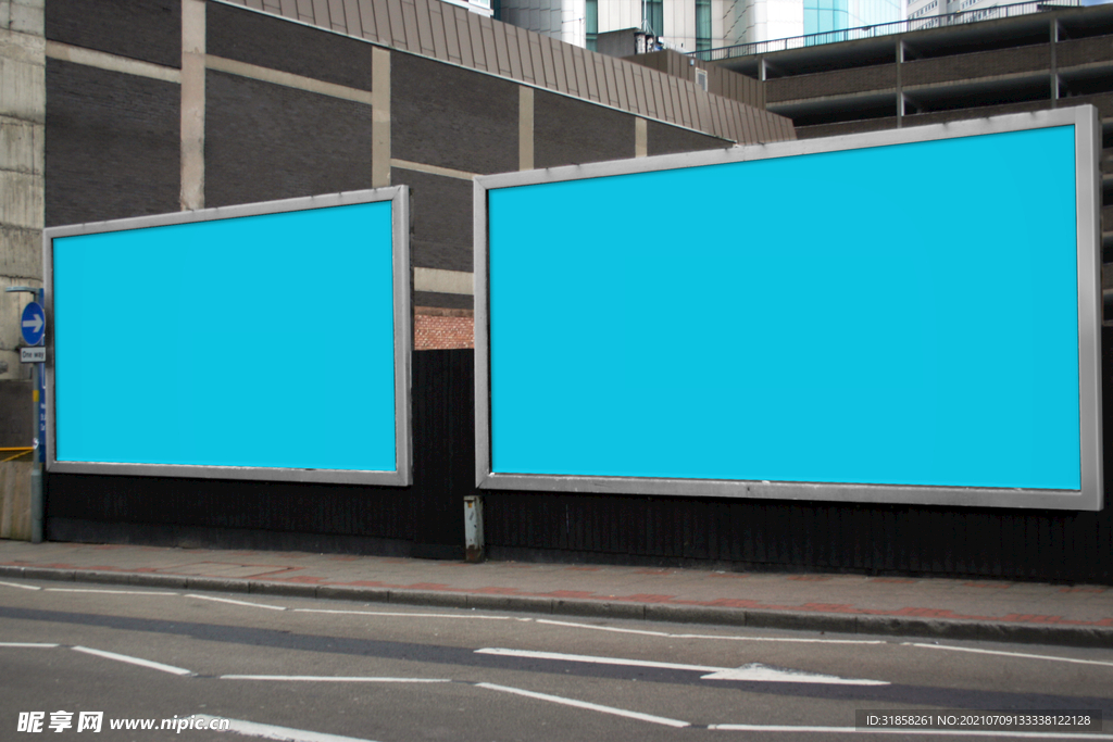 路边大广告牌展示场景样机模板