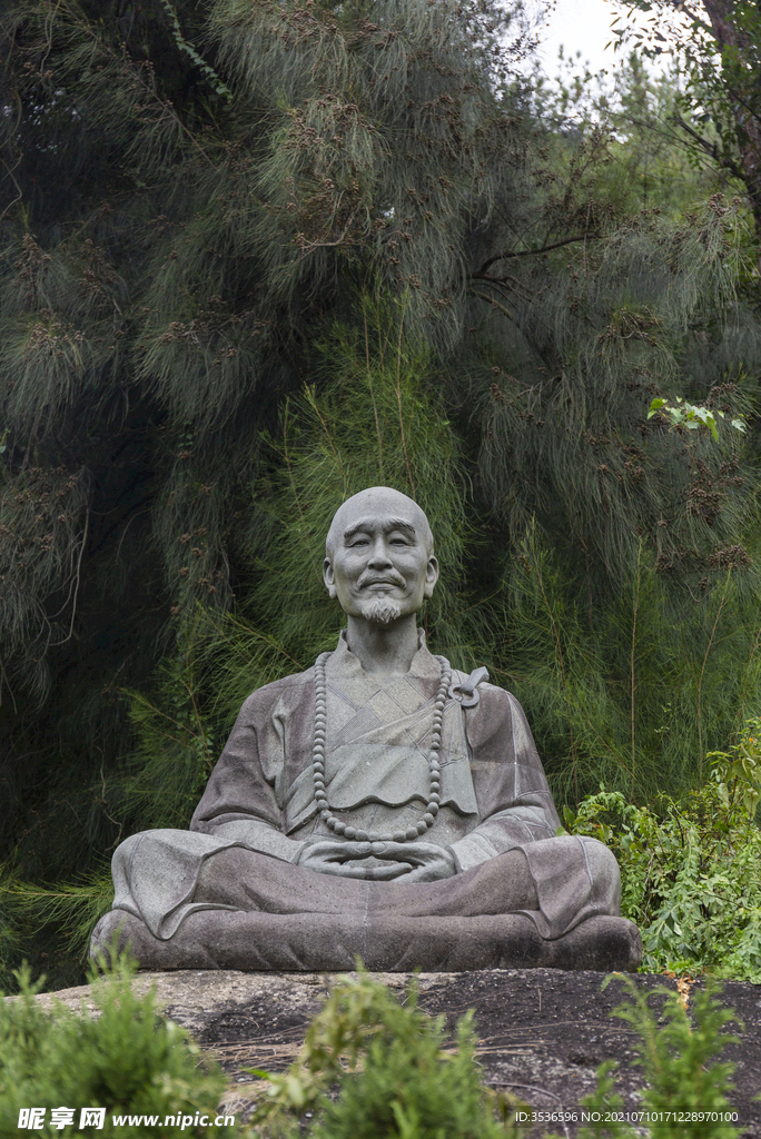 弘一法师雕塑