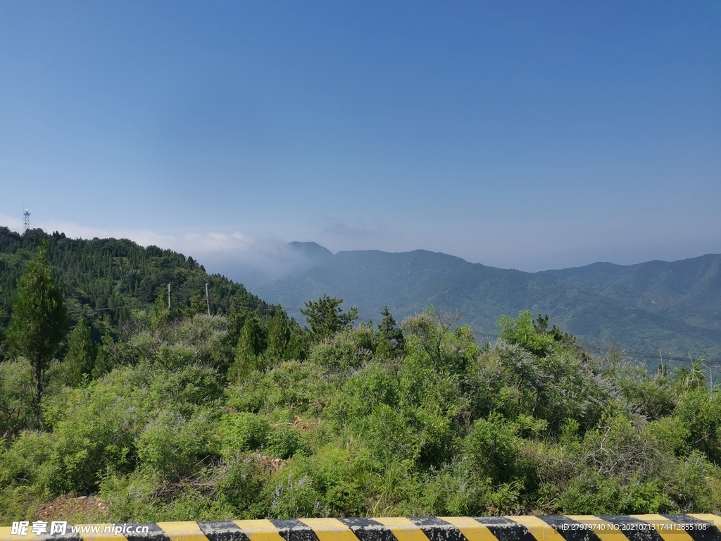 远处青山