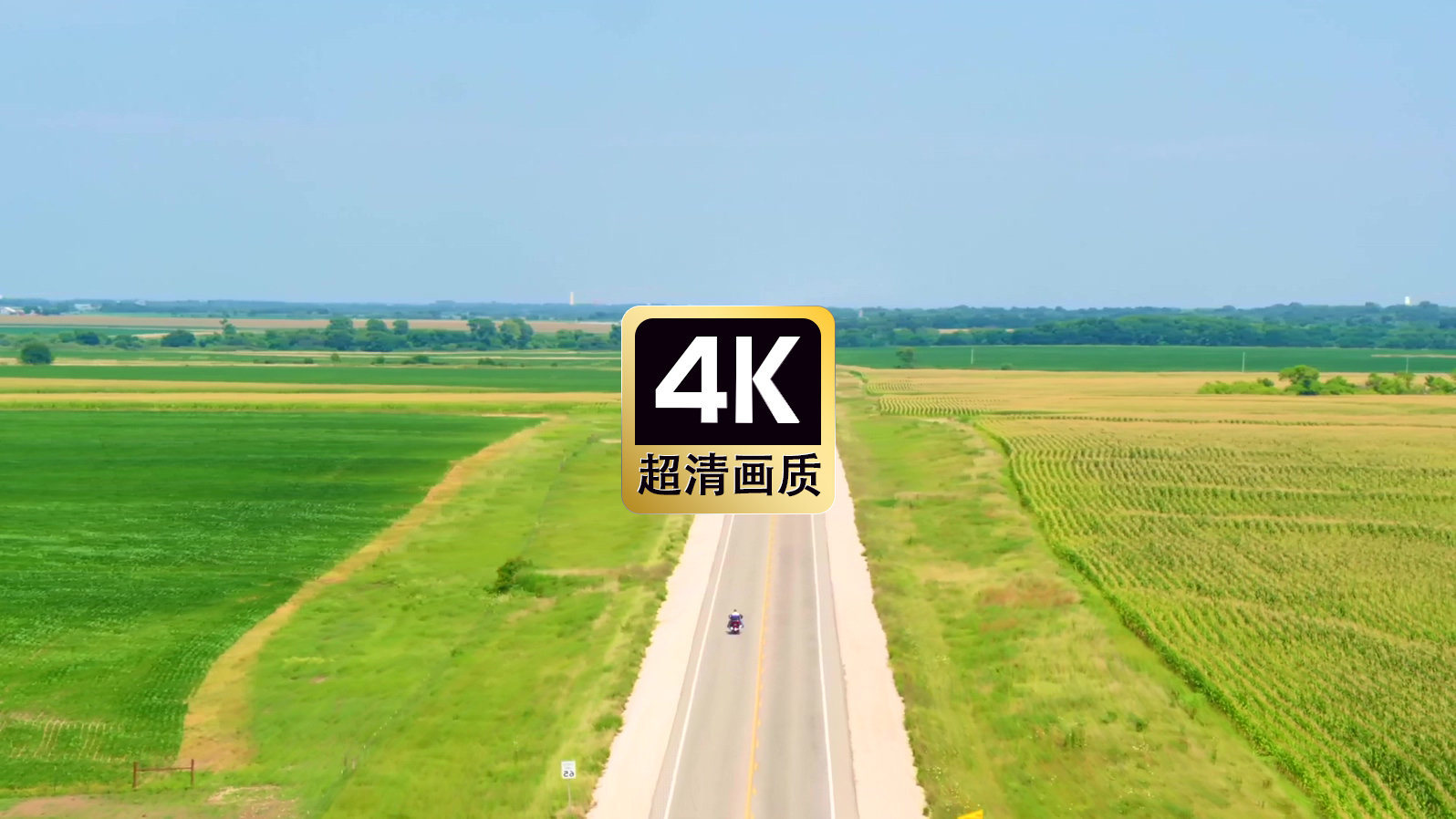 航拍乡村道路上摩托车