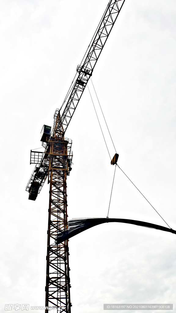 建筑工地塔吊