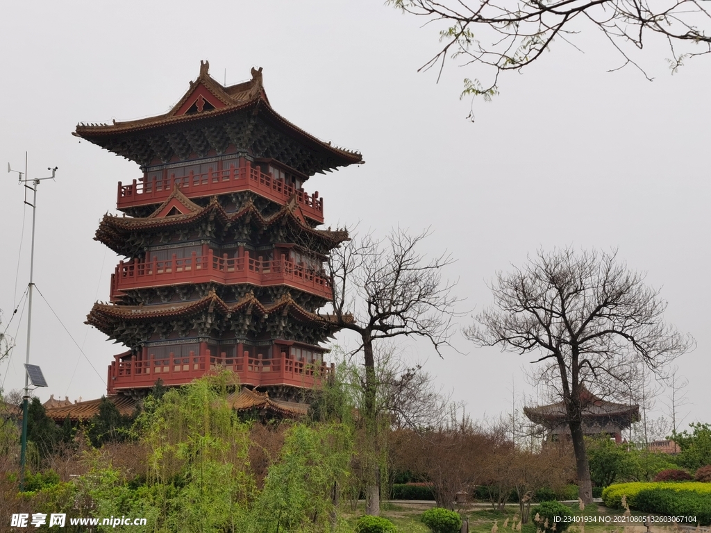 开封清明上河园中式塔楼古建筑