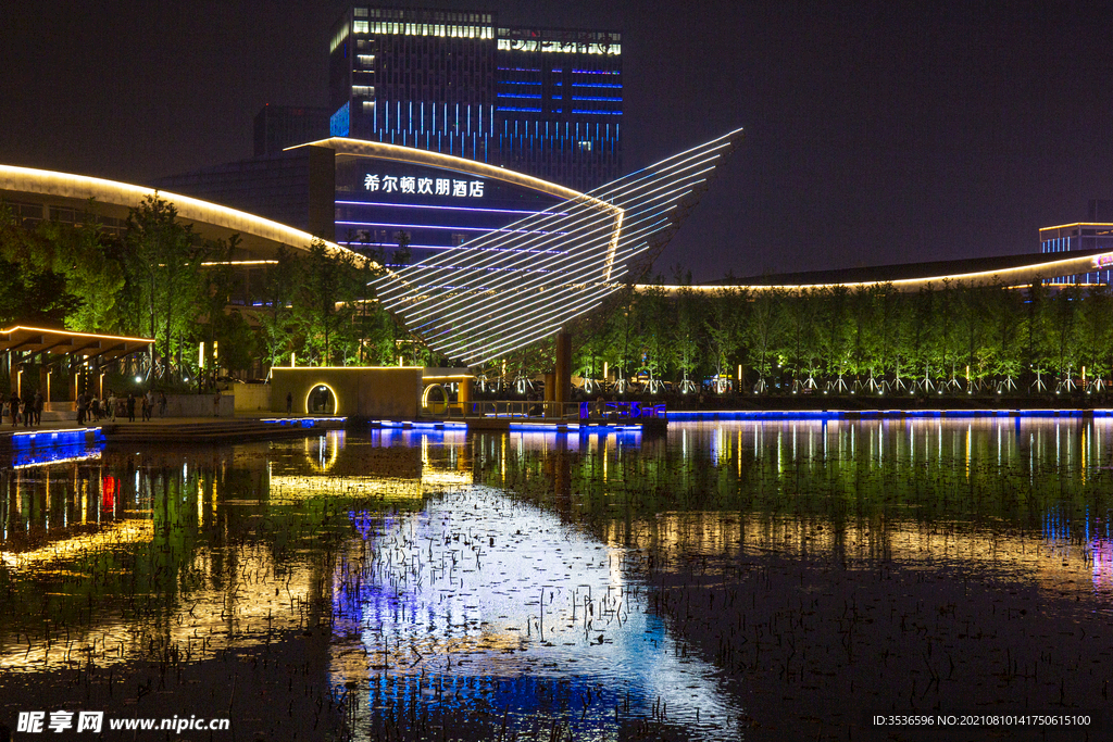 城市霓虹夜景