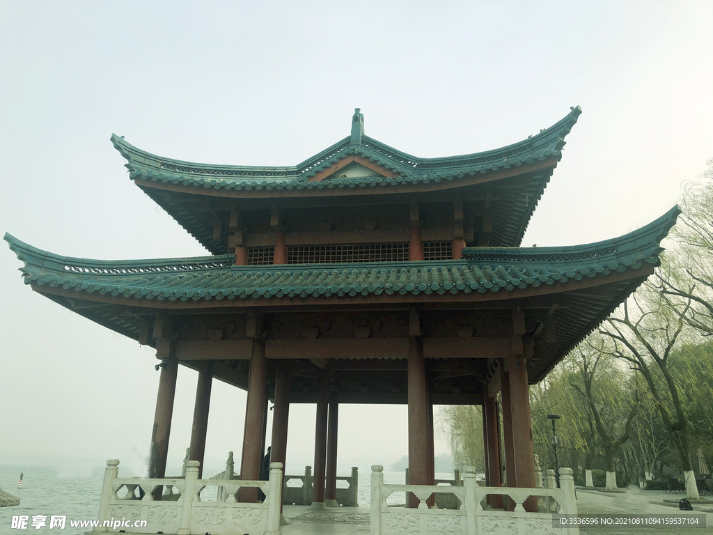 西湖亭台楼阁 