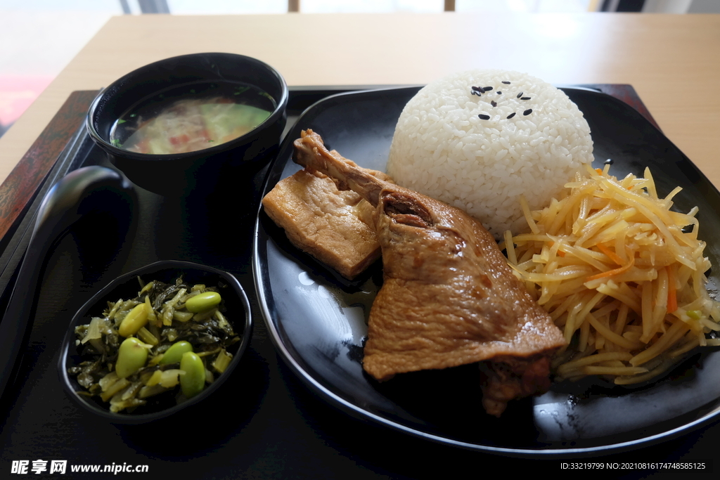 鸭腿饭