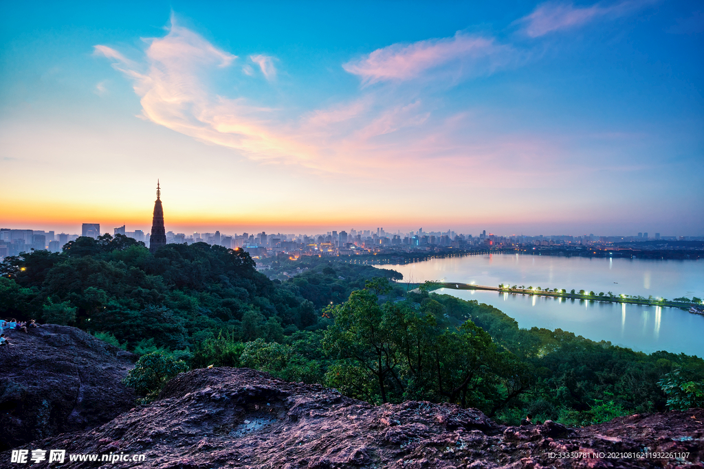 城央湖景