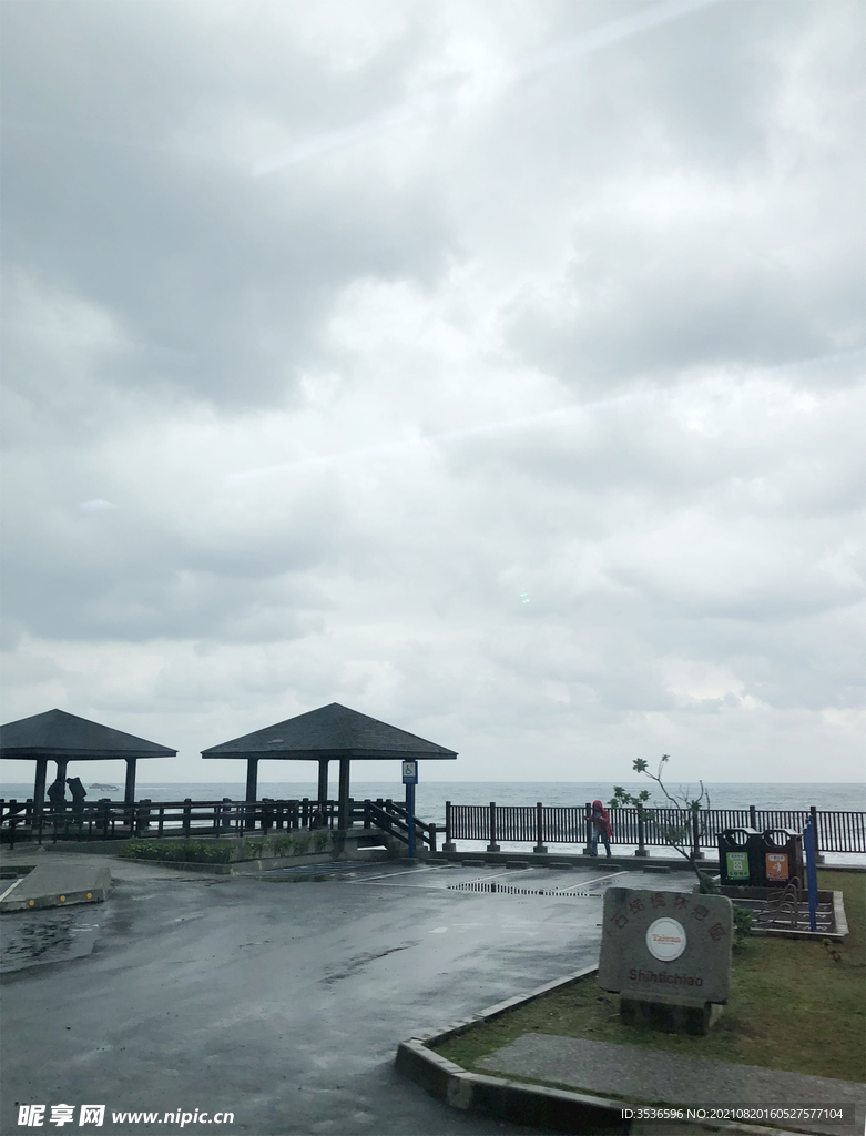 海边亭子