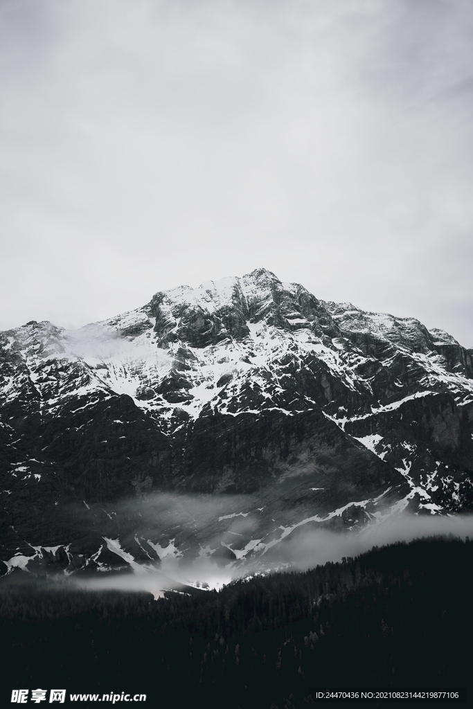 雪山山岭 