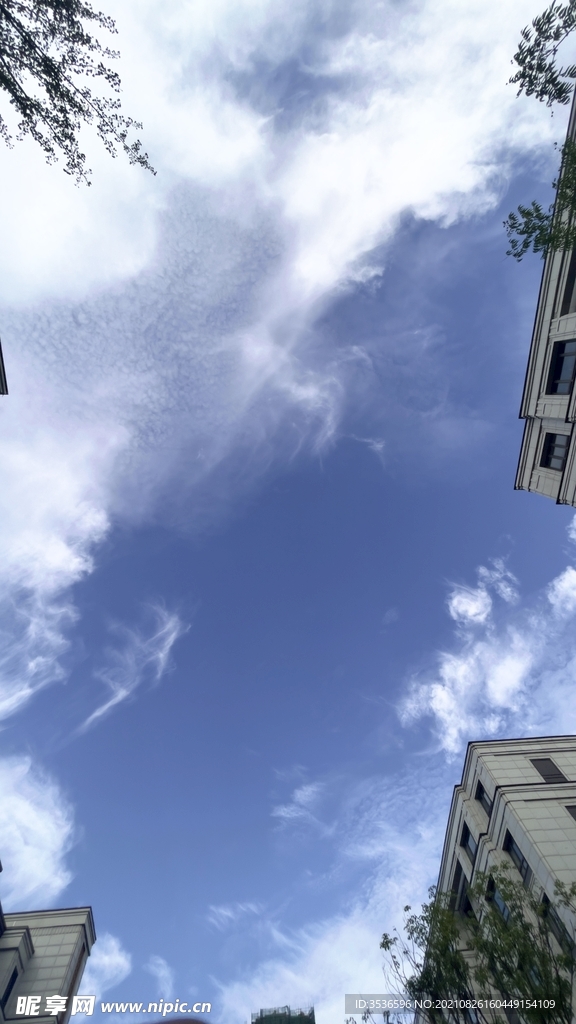 蓝天白云