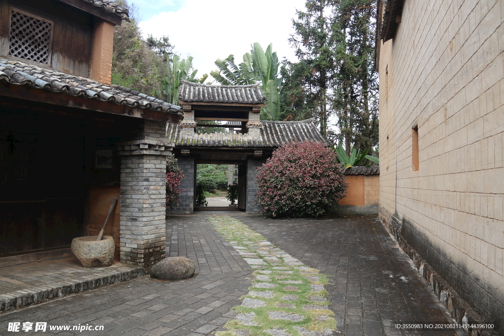 云南 茶农 房屋