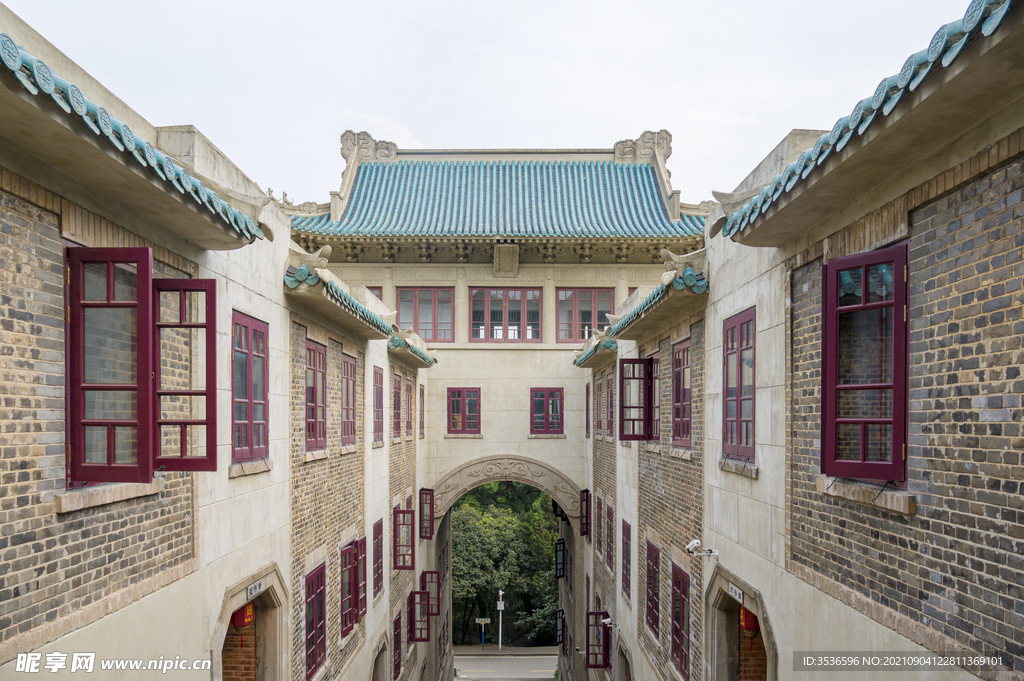 武汉大学