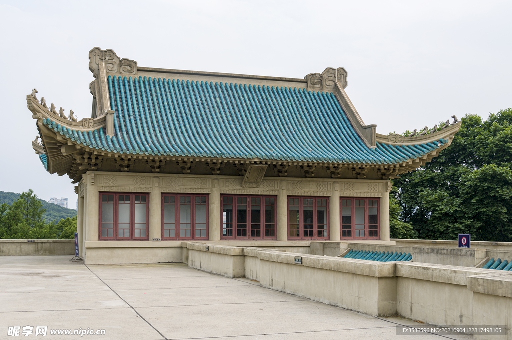 武汉大学 