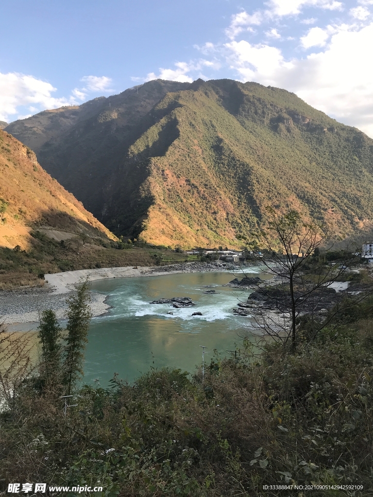 大山江水原野自然风光