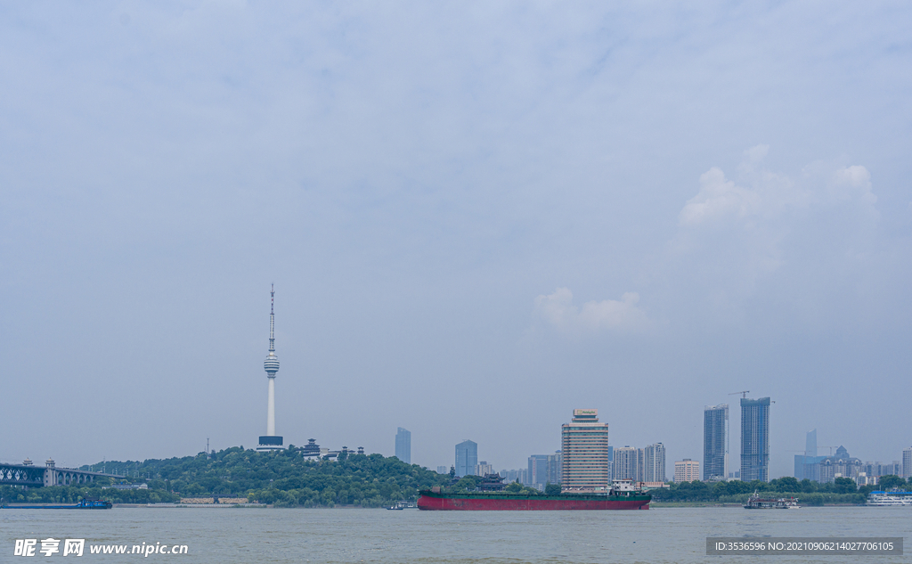 城市江景 