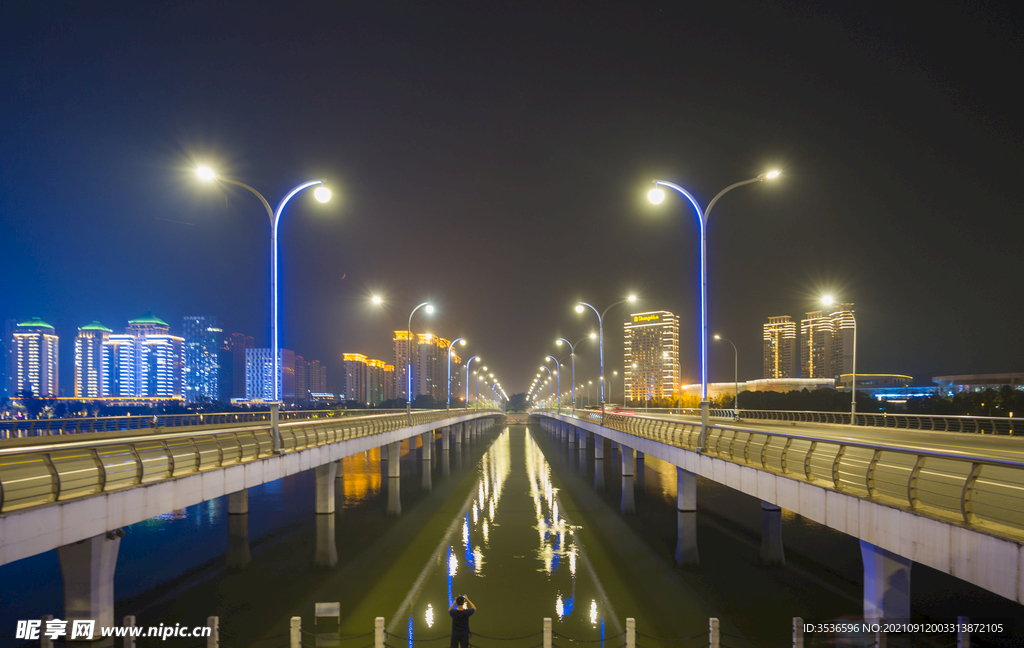  明月湖桥夜景