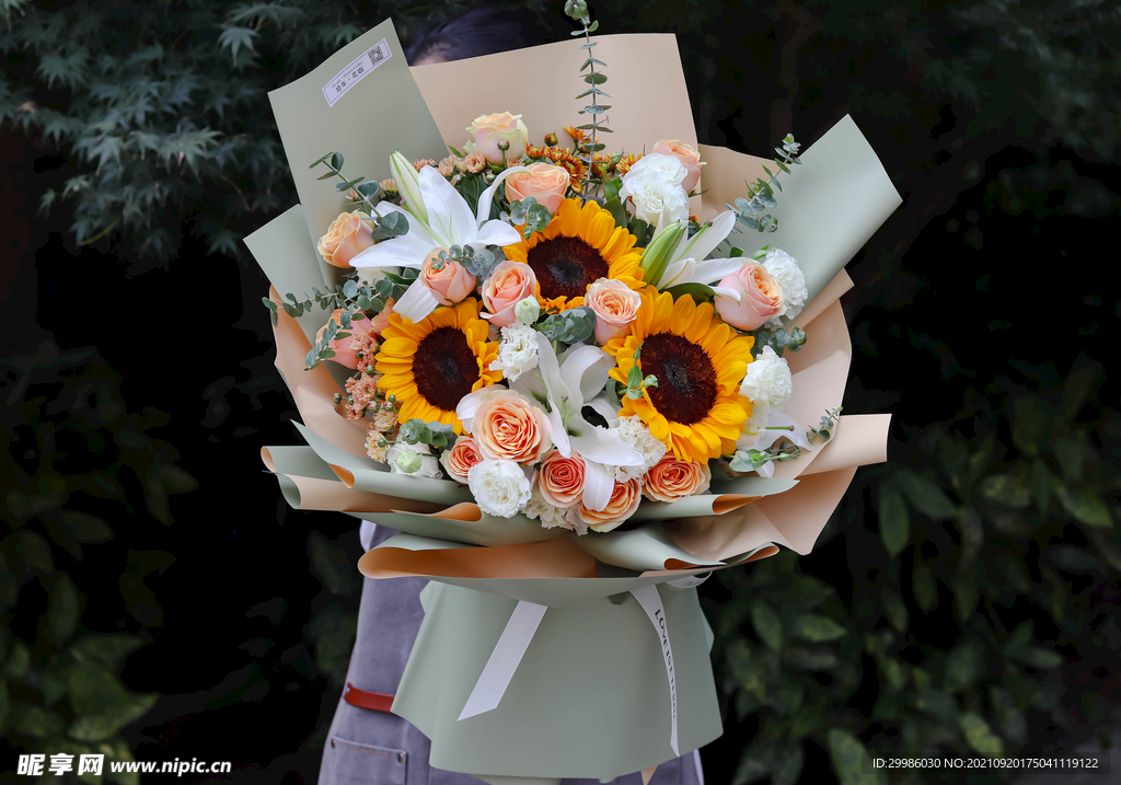 向日葵香槟玫瑰混合花束