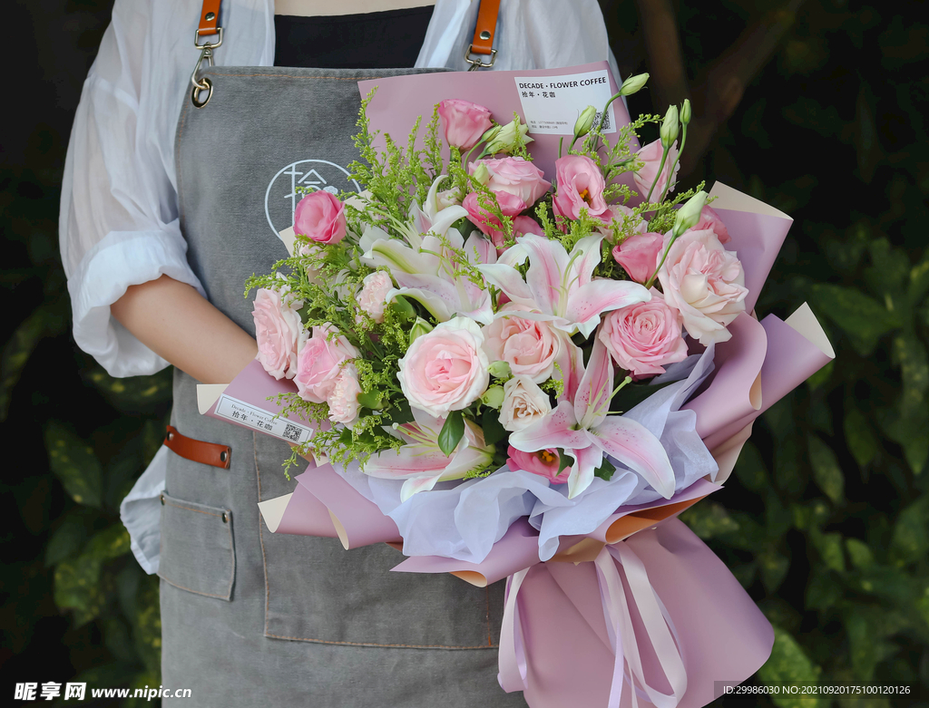 粉色系百合玫瑰混合花束