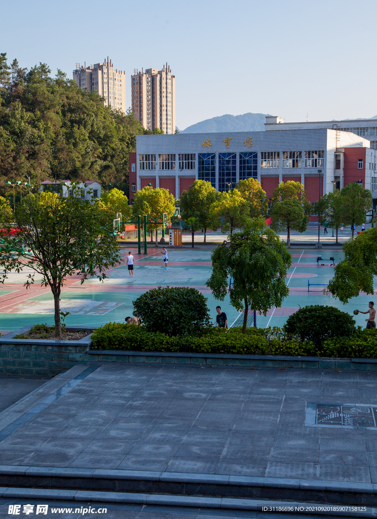 湖北汽车工业学院