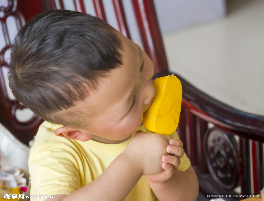 吮吸棒冰