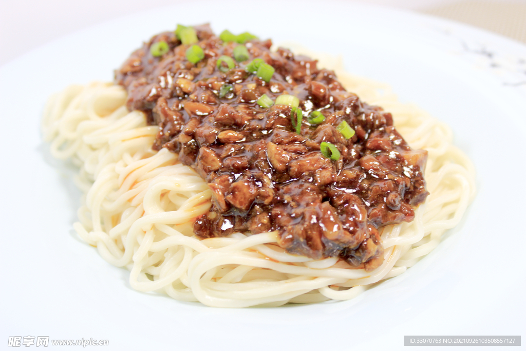 香辣牛肉酱面浇头_
