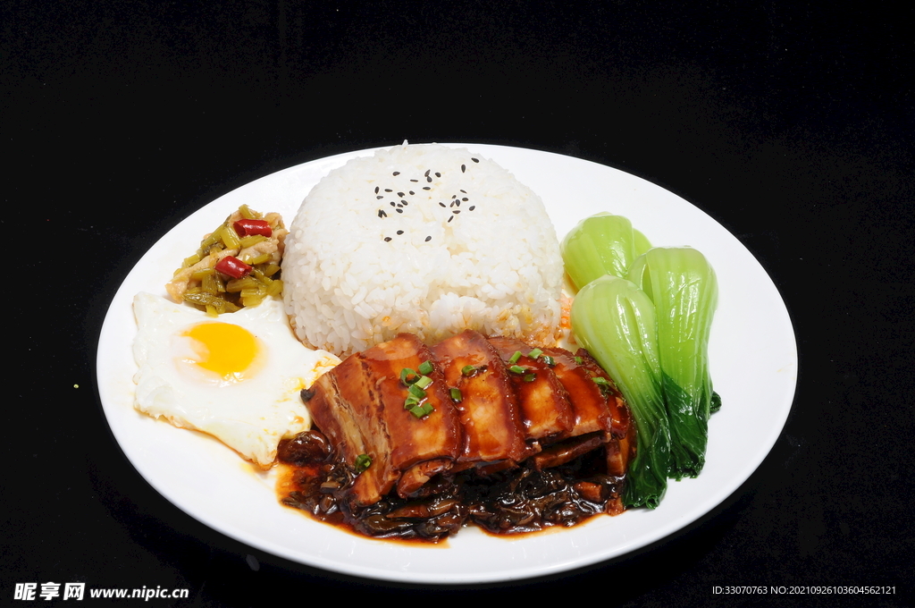 梅菜扣肉盖浇饭