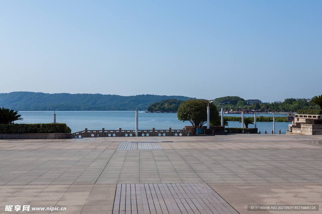 岳阳南湖广场