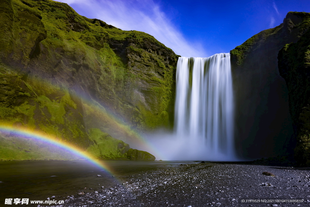 瀑布彩虹