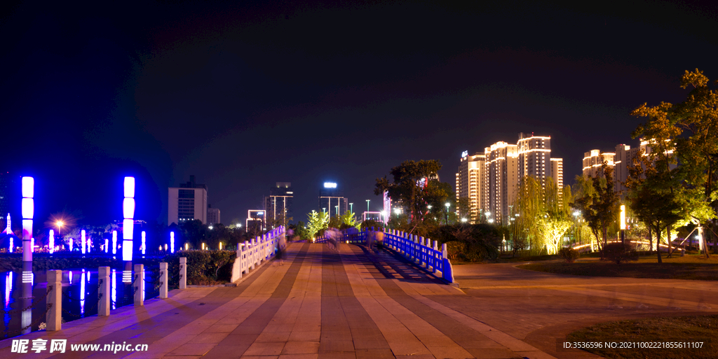 小桥夜景