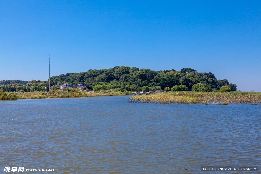 岳阳君山岛景区 汛期游船进出