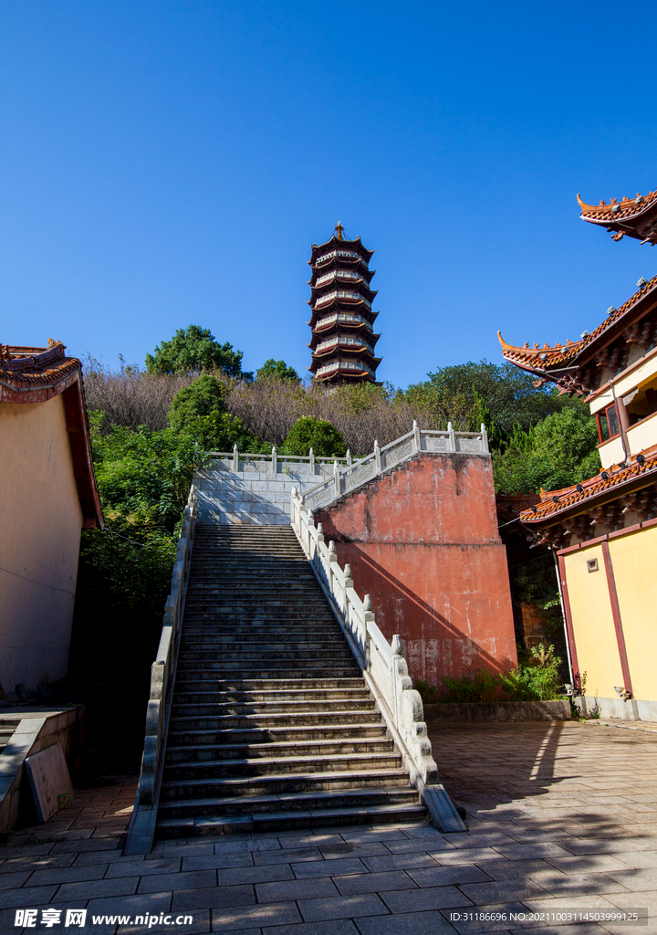 岳阳圣安寺景区 岳阳塔