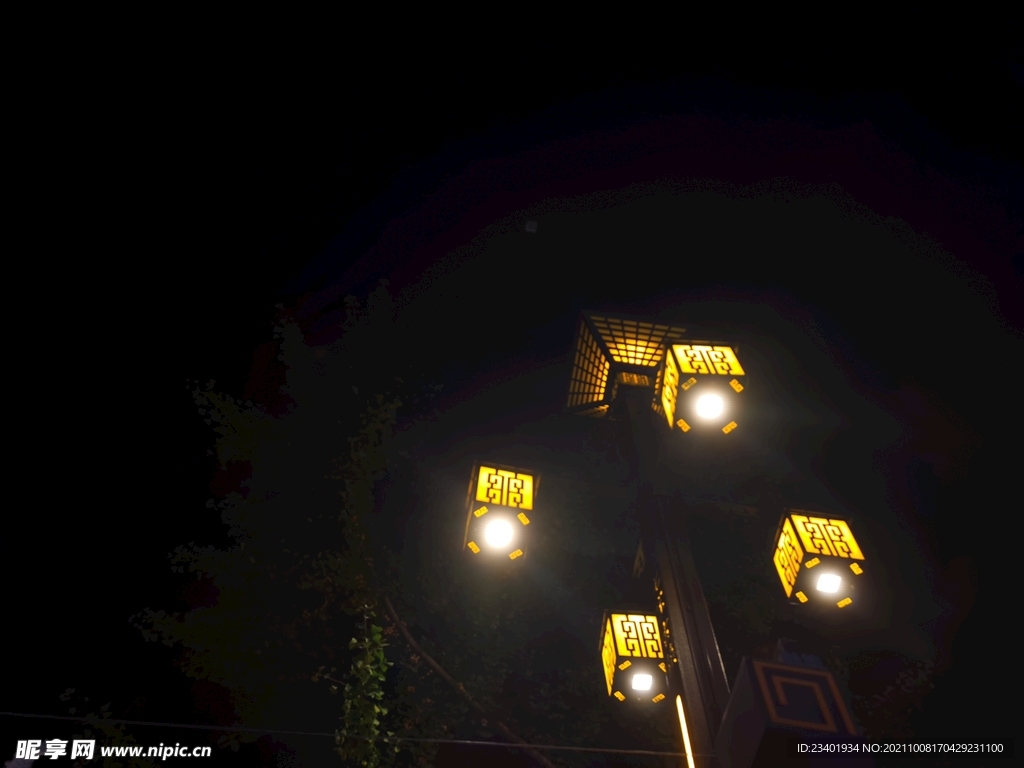 中式复古格子宫灯路灯造型