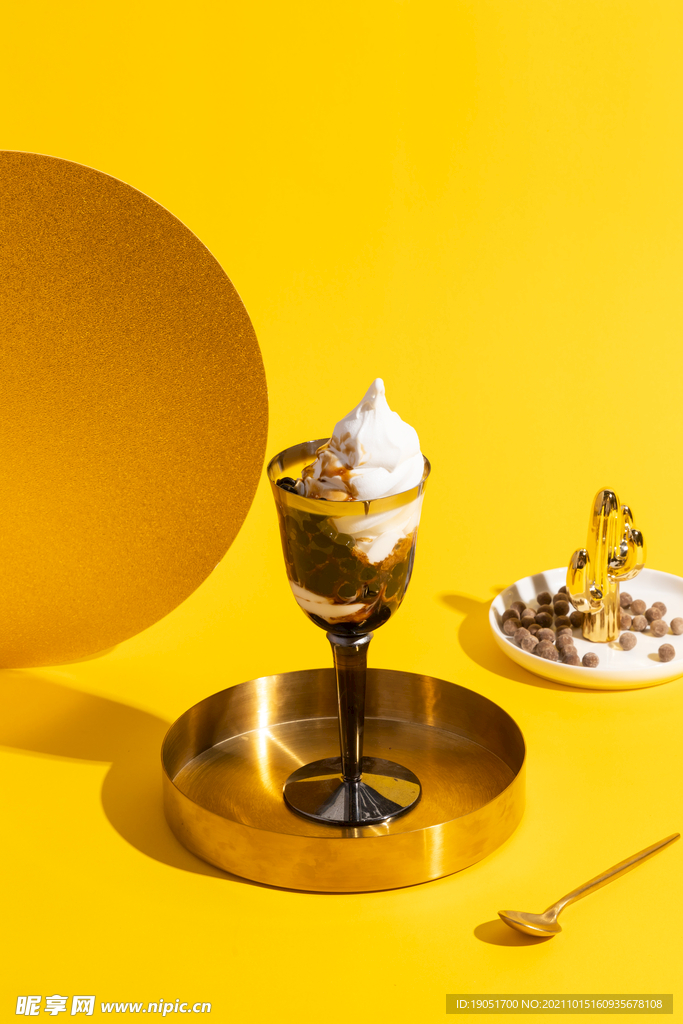 高脚杯波波冰淇淋