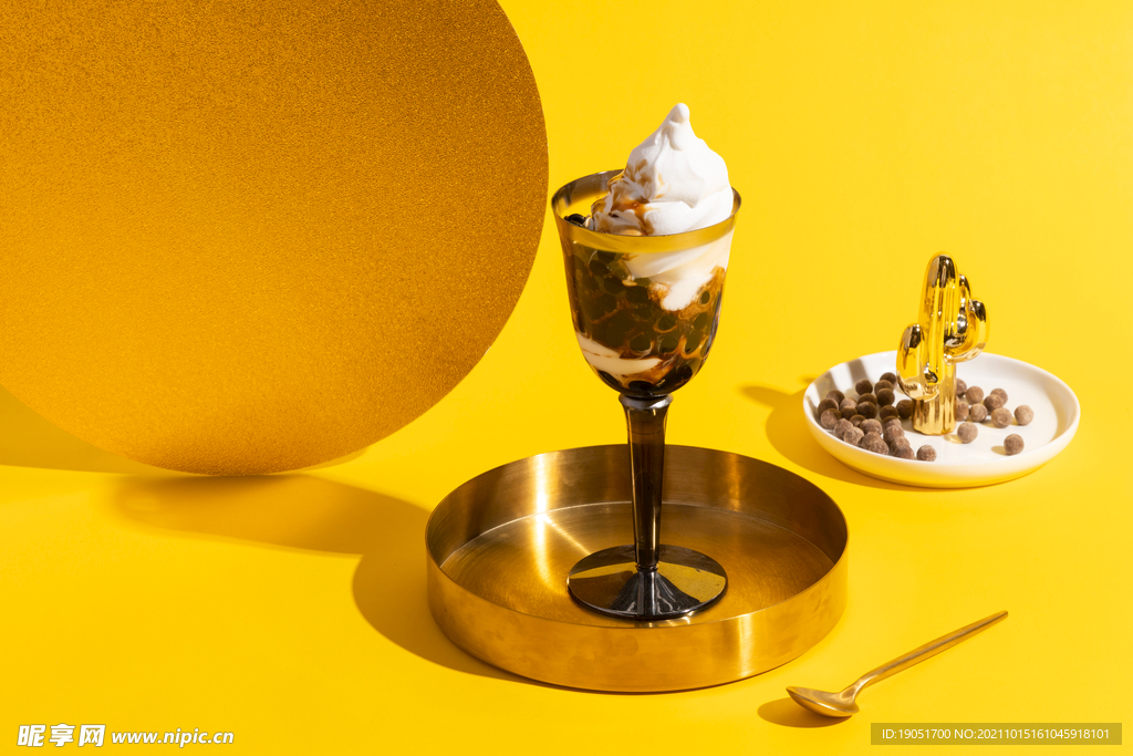 高脚杯波波冰淇淋