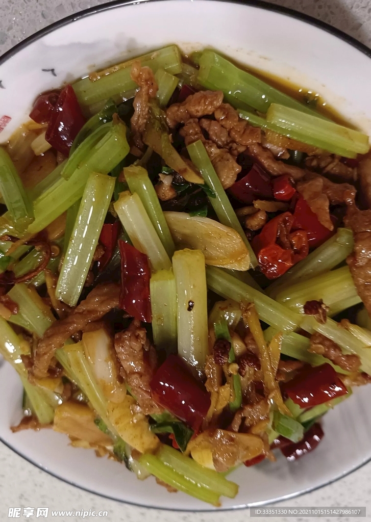 芹菜炒肉