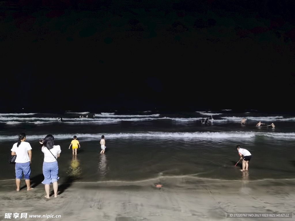 夜晚双月湾海边风景
