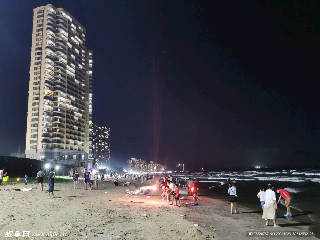 夜晚双月湾海滩