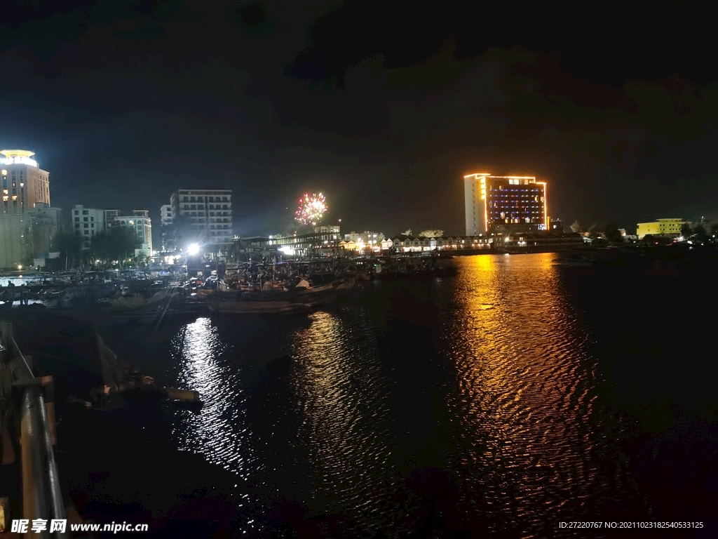 双月湾港口夜色