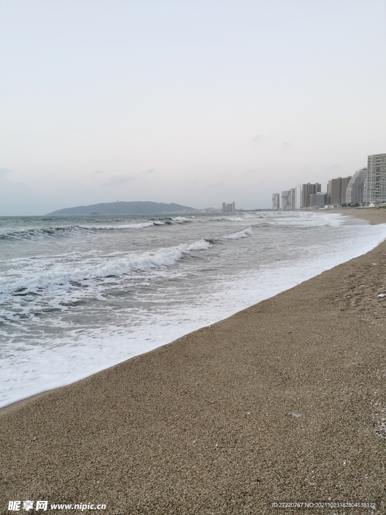 双月湾 海滩 海浪 波涛汹涌