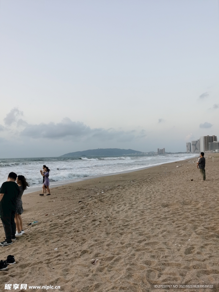 双月湾海滩等日出