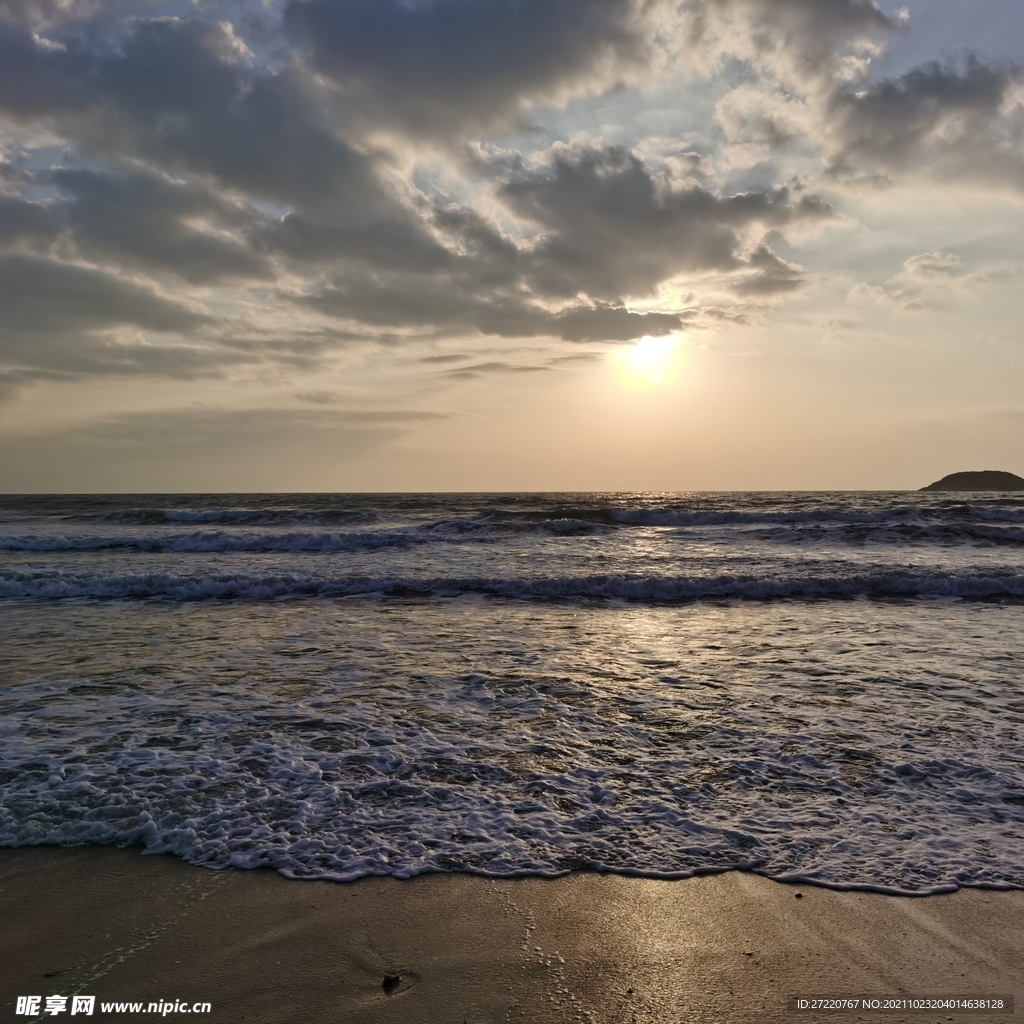 海边日出