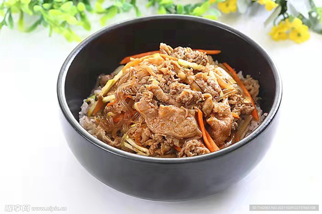 石锅肥牛饭